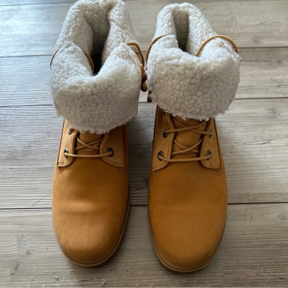 Women’s Timberland Faux Fur Lace Up Boots Size 8.5 - Picture 1 of 9